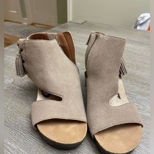 OTBT beige wedges. Size 6.5